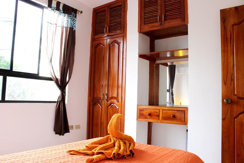 The Island Home Puerto Ayora  Zimmer foto