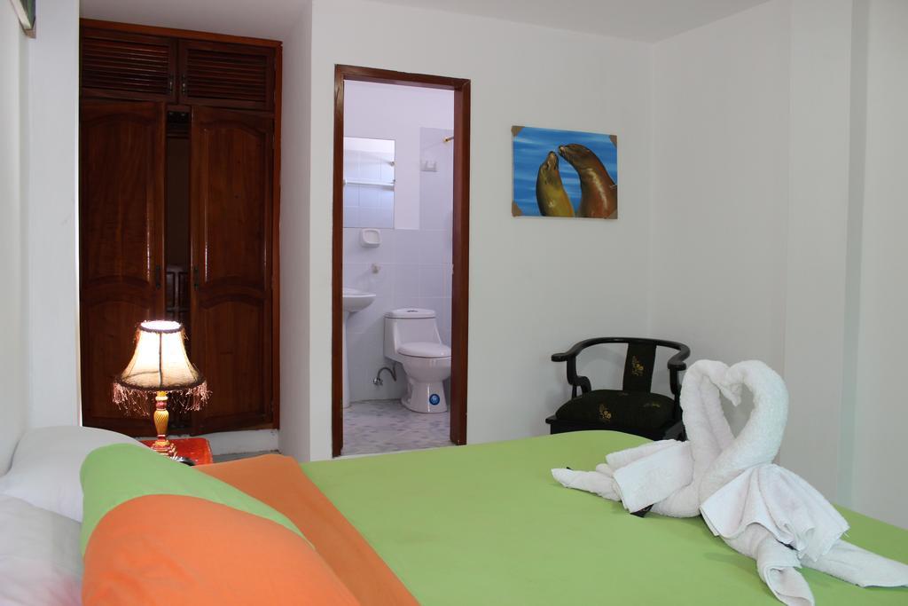 The Island Home Puerto Ayora  Exterior foto