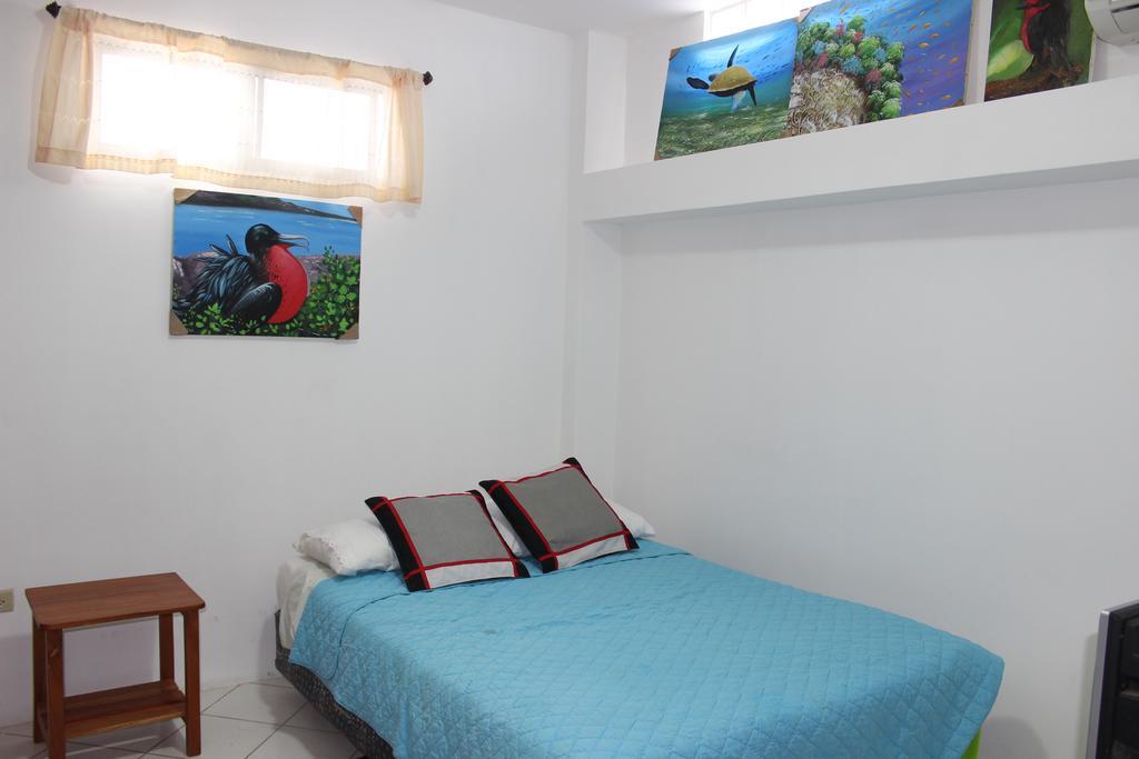 The Island Home Puerto Ayora  Exterior foto